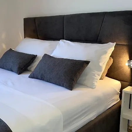 Evita Apartment *