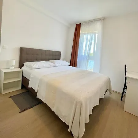 Evita Apartment *